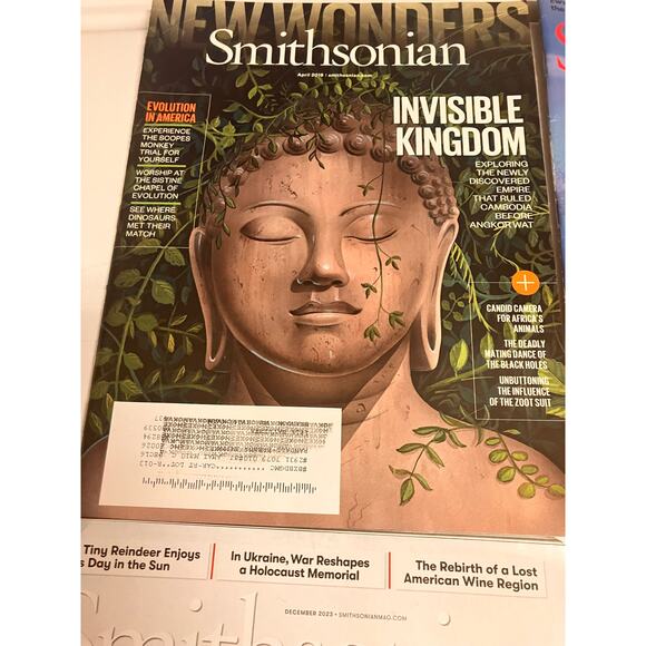 Smithsonian Magazine Lot of (4) Aztecs, Samuel Adams, Robots, Invisible Kingdom - Picture 3 of 6